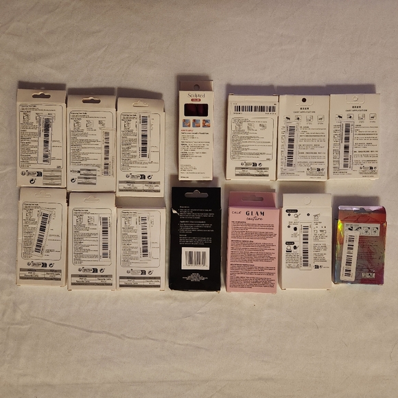 FINAL PRICE 14 pc. Lot Press On Nails - Picture 5 of 5